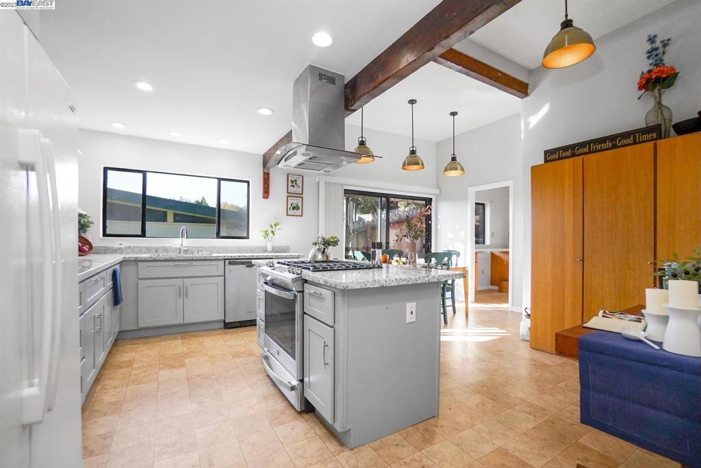 HAYWARD HILLS - Residential