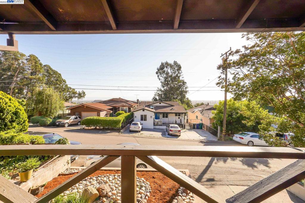 HAYWARD HILLS - Residential