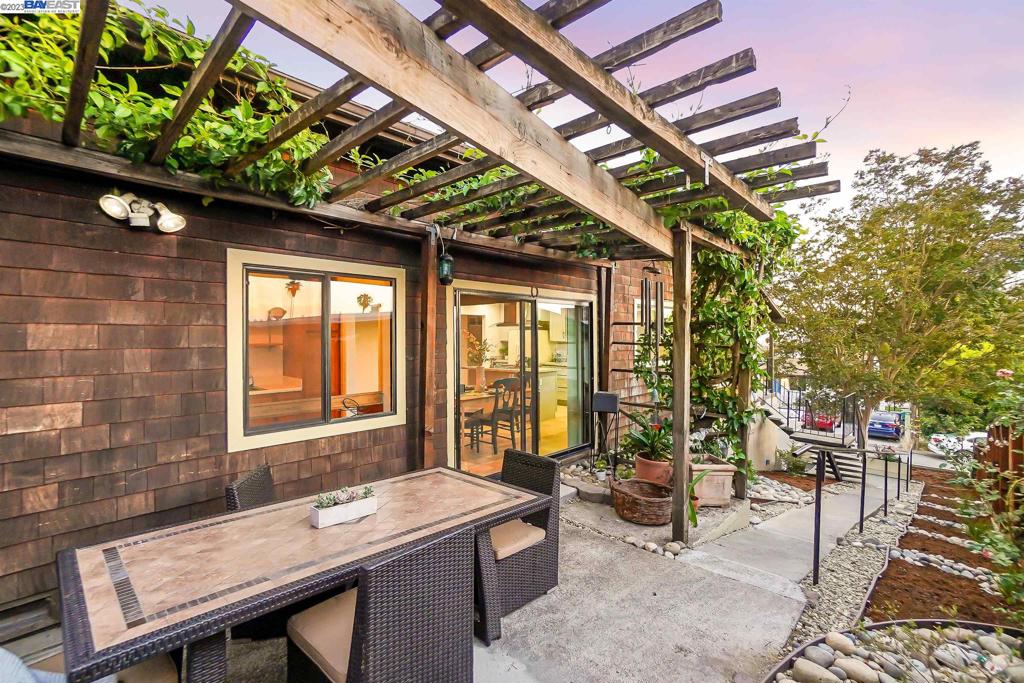 HAYWARD HILLS - Residential