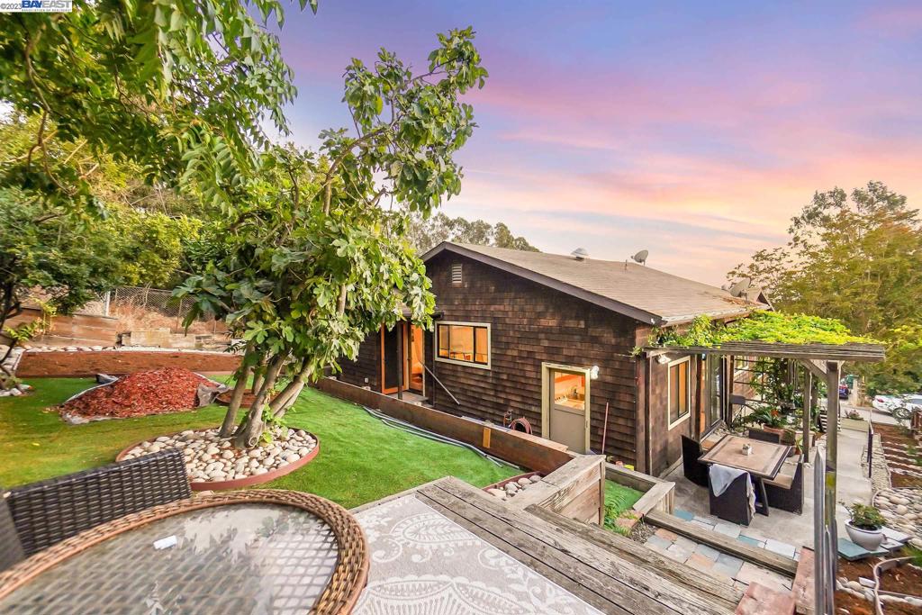 HAYWARD HILLS - Residential