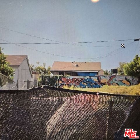 Photo of 1121 Irolo Street, Los Angeles, CA 90006 (MLS # 26665411)