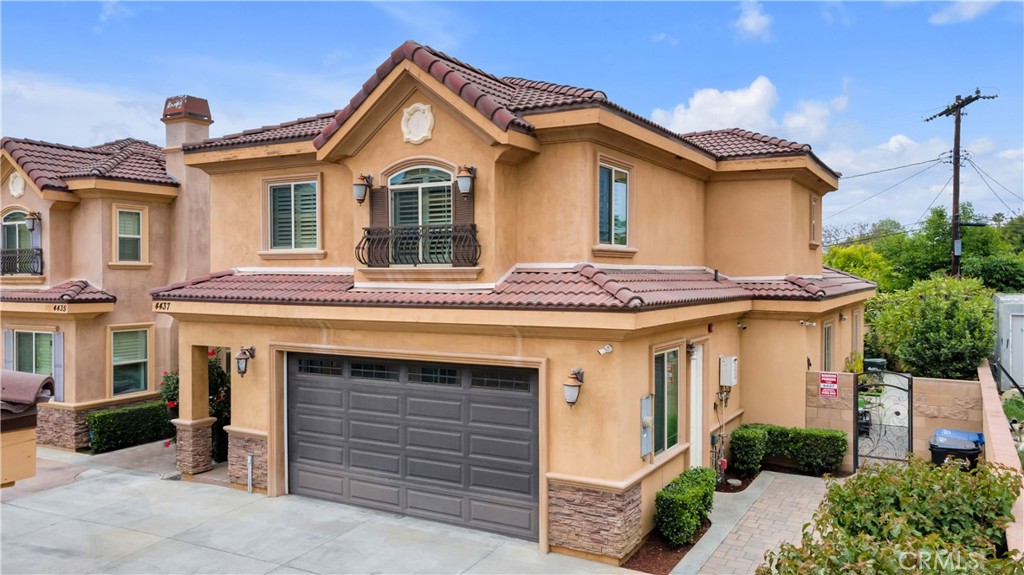 4437 Ellis Lane