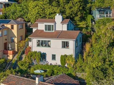 Photo of 8 Mosswood Rd RD, Berkeley, CA 94704 (MLS # 41135708)
