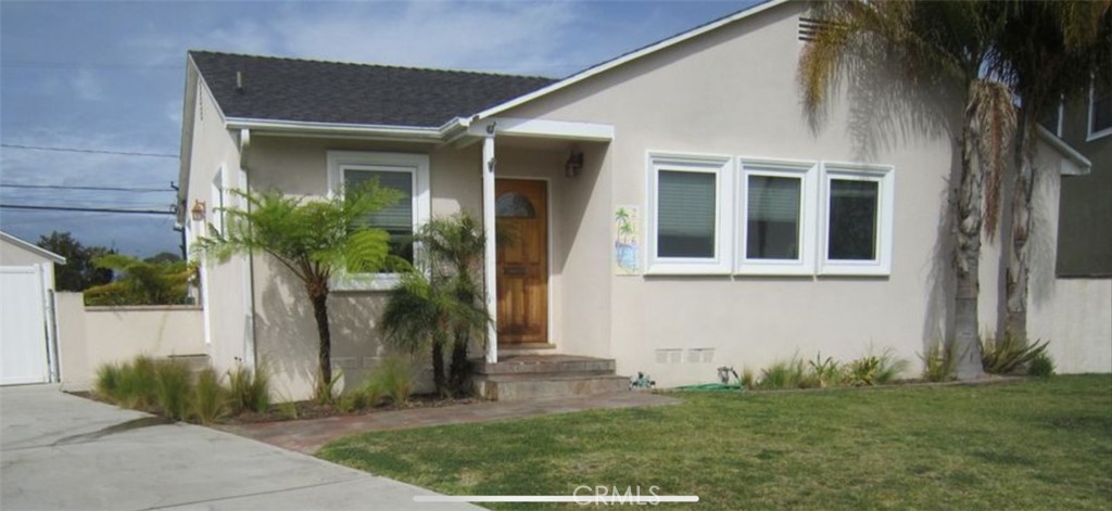 Located in a quiet Torrance neighborhood 21617 Paul Ave is a beautiful single-story home with 3 bedrooms and 2 full bathrooms. The home has forced heating and air conditioning, plus a large backyard. The kitchen has been completely remodeled, with quartz countertops, new cabinets, flooring and appliances. Excluding the Refrigerator. Cabinets have slide out trays with easy closing. The Primary bedroom is large with a walk-in closet, complete with a closet organizer. This room also features a small slider closet with an organizer. The on-suite bathroom has a jacuzzi tub and a walk-in shower. Two car garage with automatic opener. Laundry hook ups in garage. Award Winning Schools, Excellent Location near shopping, medical services, and Recreation. Pets may be considered depending on the size and breed. Tenant pay All utilities, except for trash and lawn service.