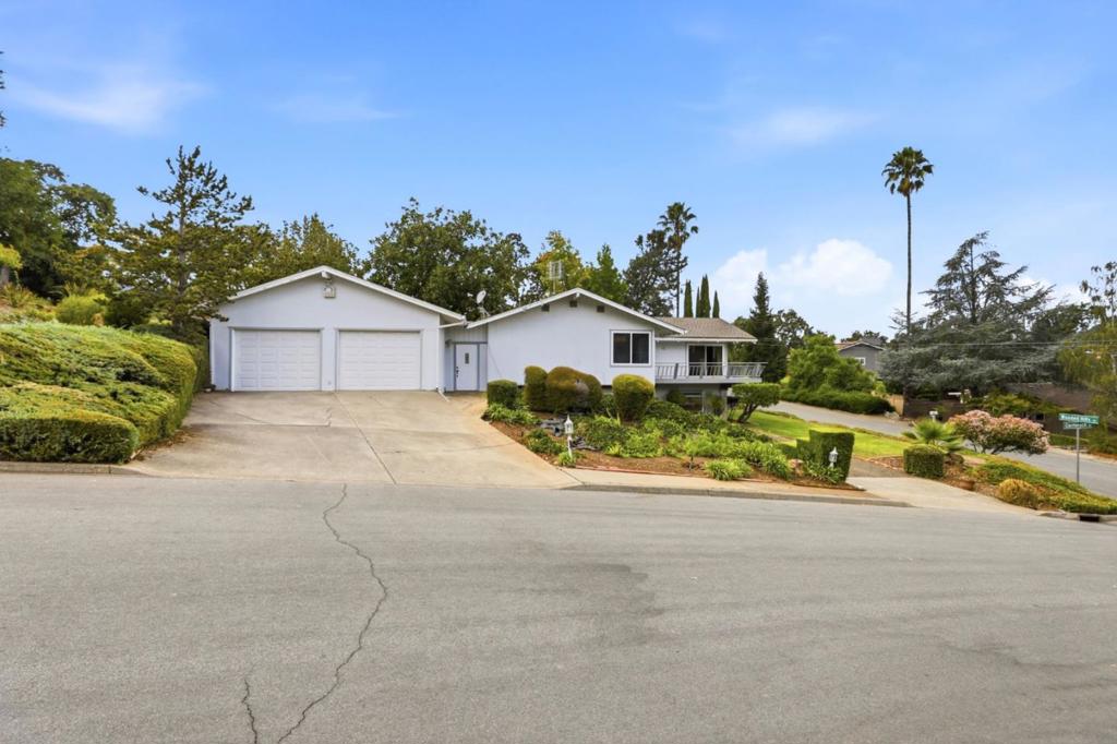 1218 Wooded Hills Drive