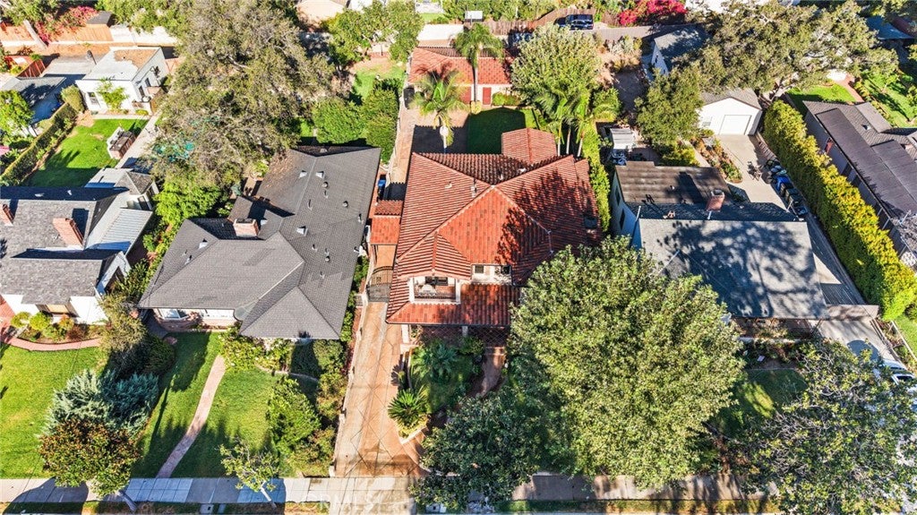 407 N Magnolia