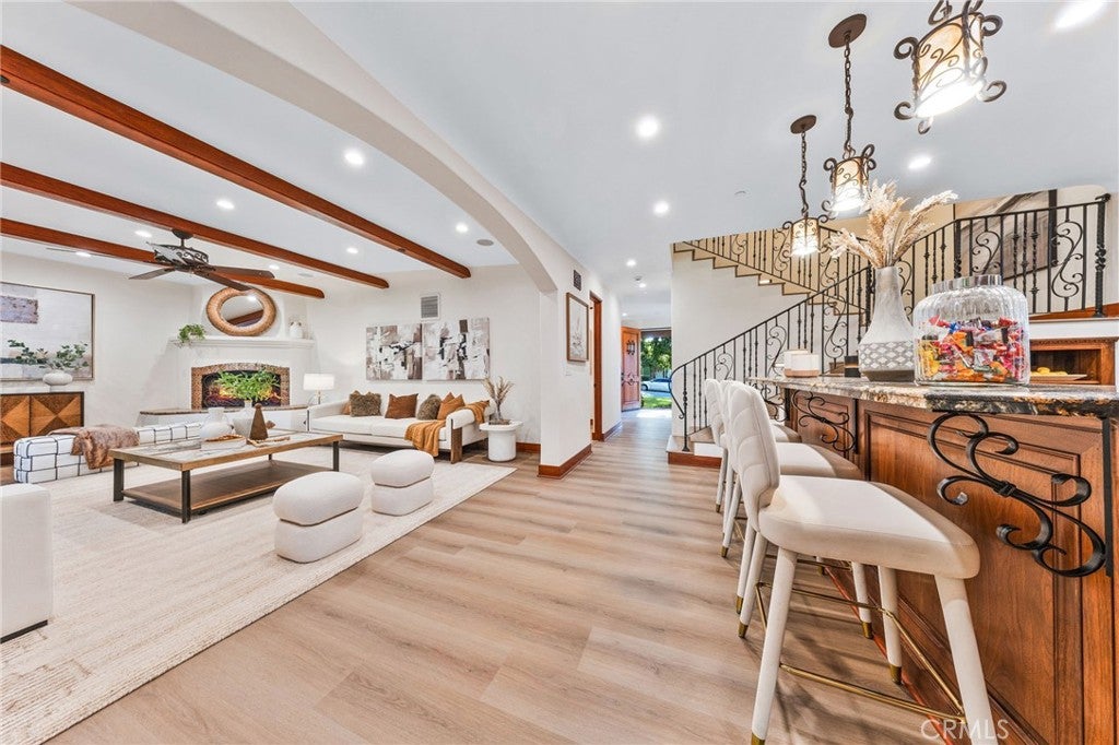 407 N Magnolia