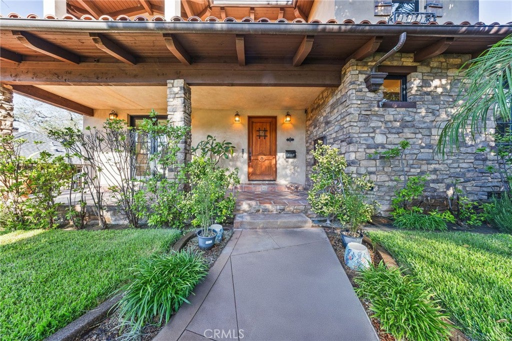 407 N Magnolia