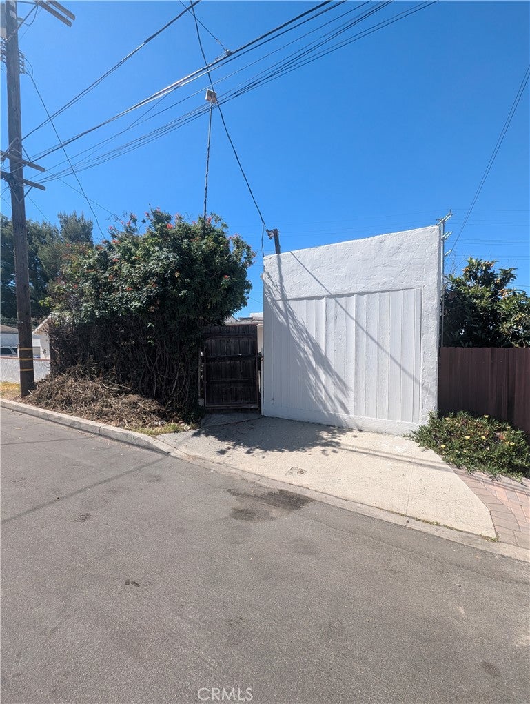 10370 Tujunga Cyn Blvd