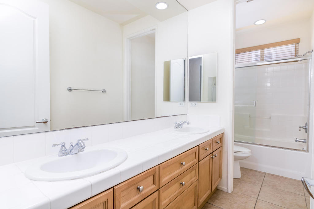 Agua Dulce - Residential Lease