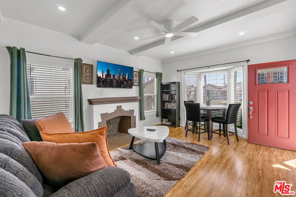 8823 S Wilton Place, Los Angeles CA 90047