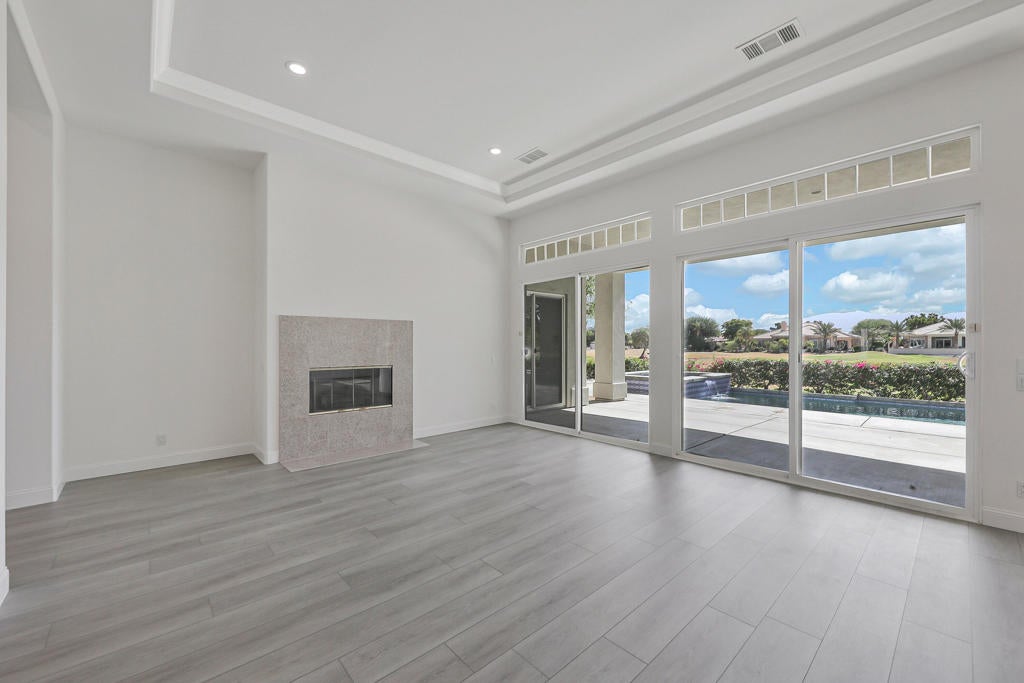 50 Vista Encantada