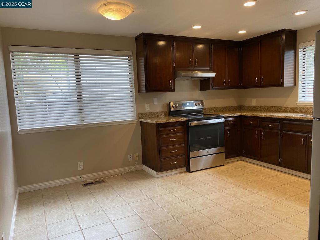 DOWNTOAREA - Residential Lease