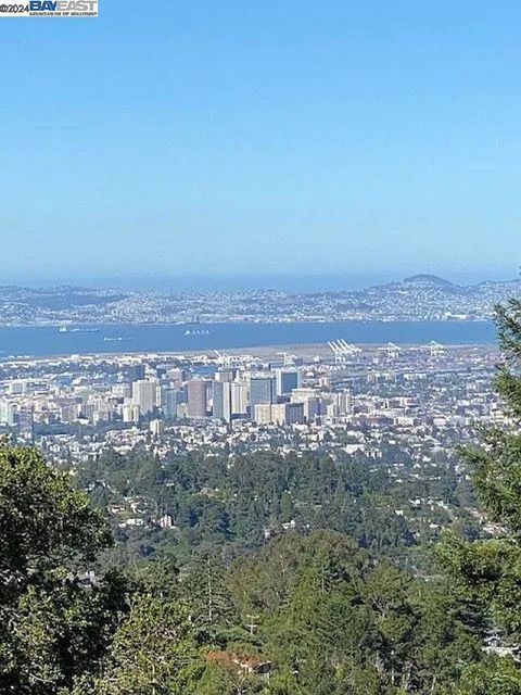 Photo of 0 0 Chelton Dr, Oakland, CA 94611 (MLS # 41079170)