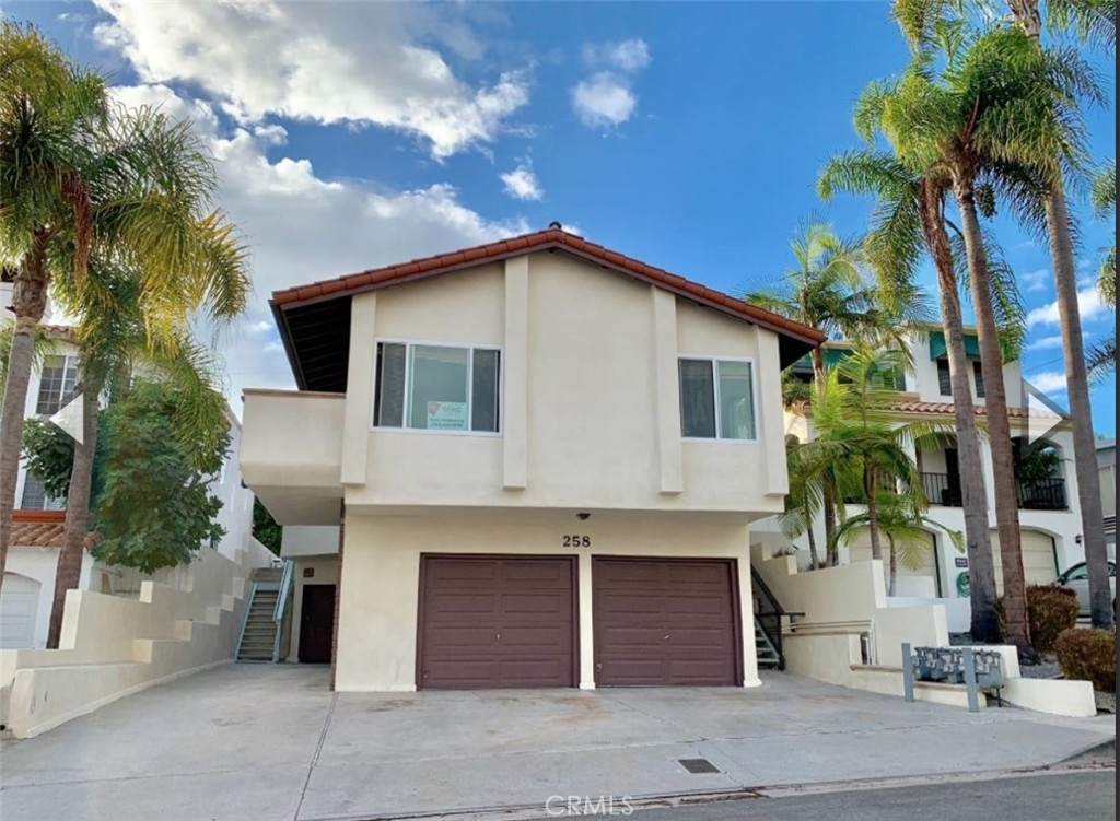 Well-maintained 4-plex in San Clemente. Feel the ocean breeze year-round! Upstairs unit with 2bdrm + 1ba and 1-car detached garage. Spacious floor plan with lots of windows. LVT in the main living area and new carpet in the bedrooms. New window shades, bath vanity and fresh paint. Stainless appliances and Corian countertops. Tenant to provide their own refrigerator. Common area washer & dryer and common area top deck with beautiful ocean views.