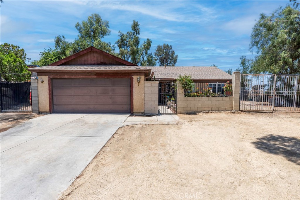 Welcome to 4760 Crest Ave in Riverside California a 3-Bedroom 2-Bathroom home full of potential and opportunity, featuring beautiful panoramic views of the city and located near schools and shopping centers.