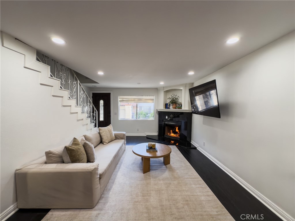 5275 Colodny Drive 4