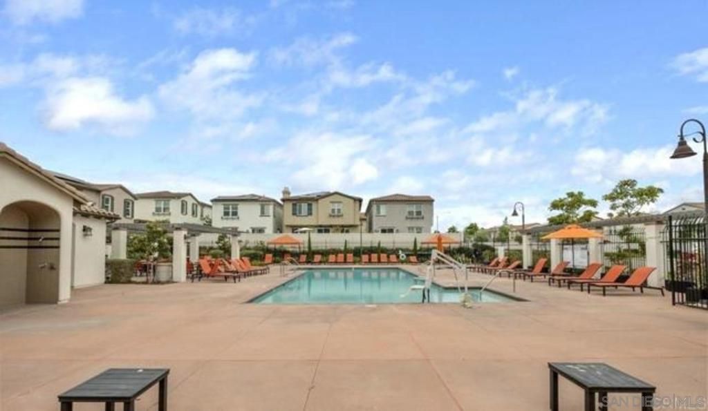 listing image 130721934043243818278