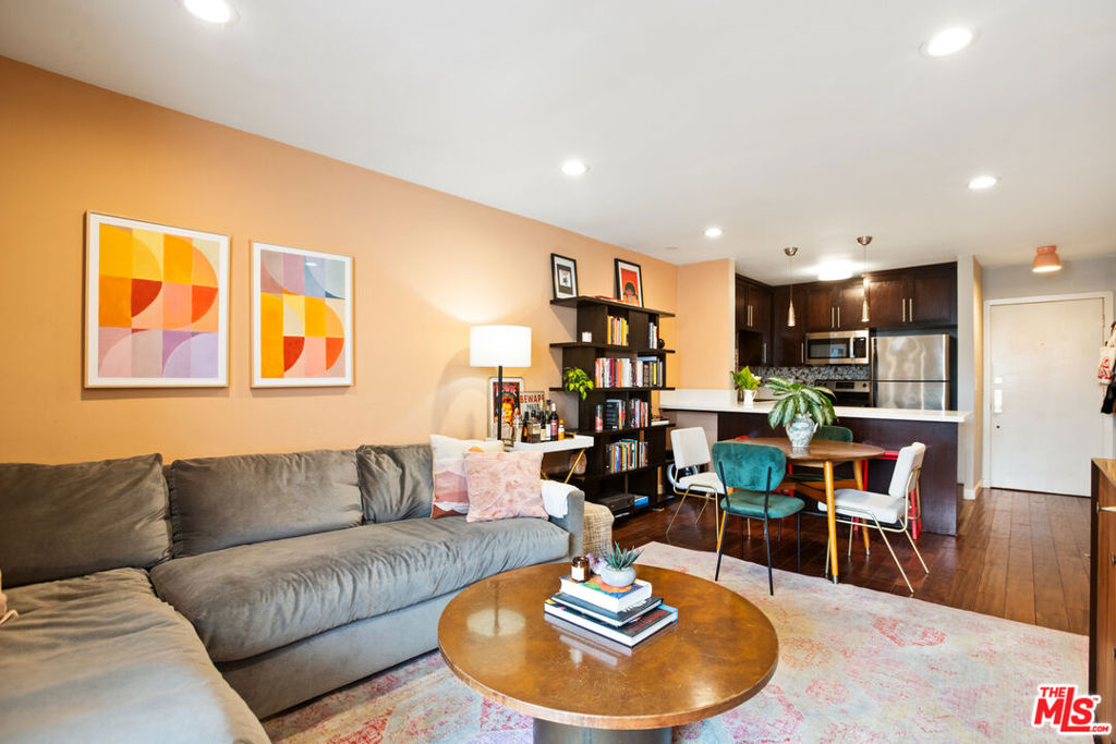 625 N Flores Street 307