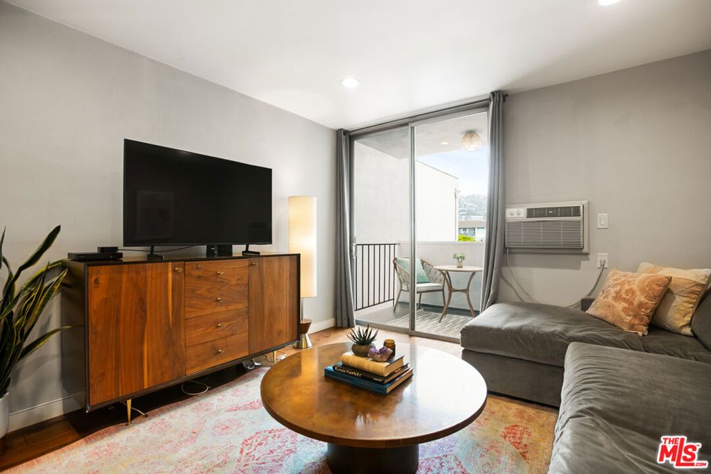 Photo of 625 N Flores Street #307, West Hollywood, CA 90048 (MLS # 26650411)