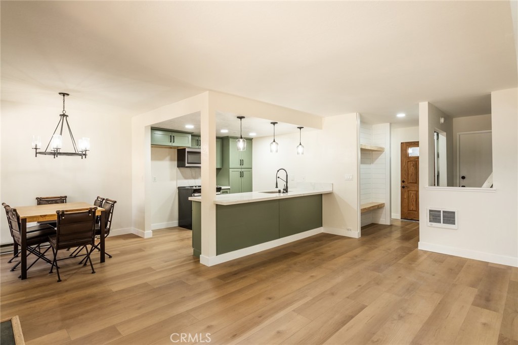 152 Viewpoint Road 105