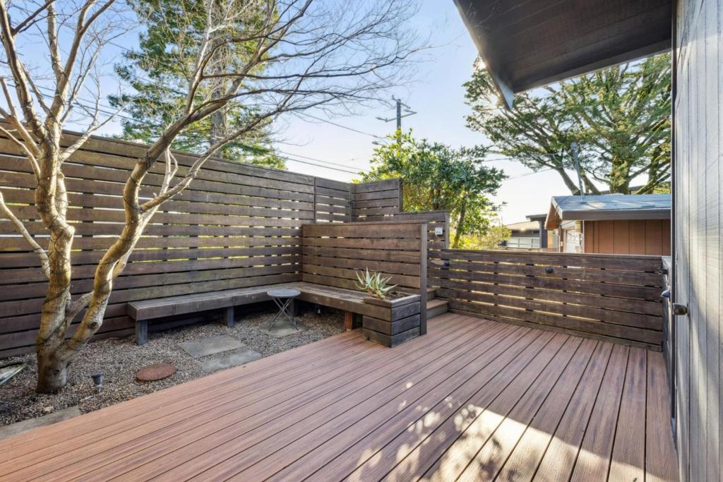 Properties 4 58 Villanova Drive