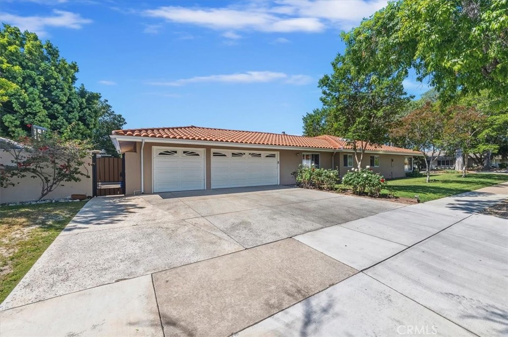 1696 N Redding