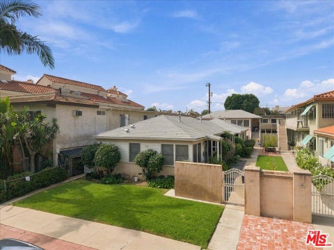 Photo of Los Angeles, CA 90025 (MLS # 26993585)