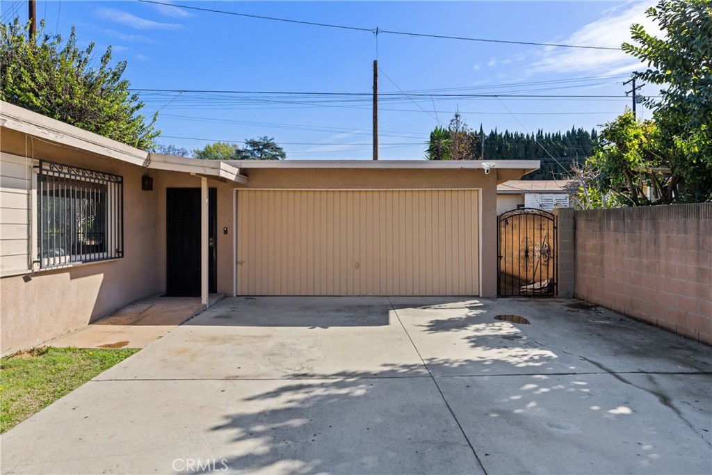 Properties 1 5902 N Viceroy