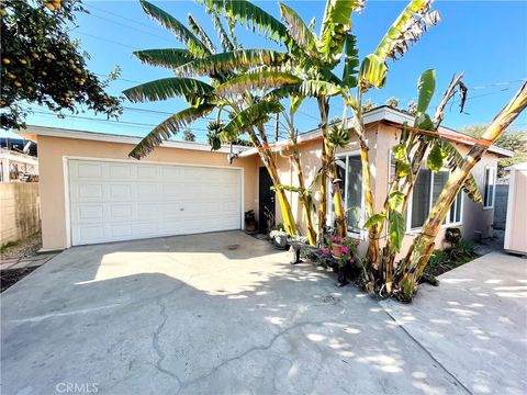Photo of 3313 Adriatic Avenue, Long Beach, CA 90810 (MLS # RS26092890)