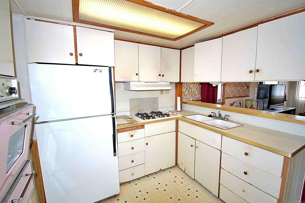 677 G Street 90