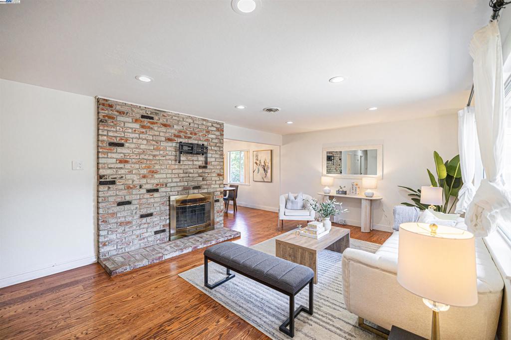 COLLEGE PARK - Residential