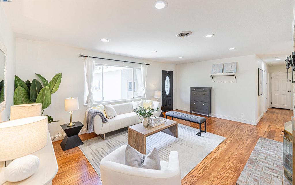 COLLEGE PARK - Residential