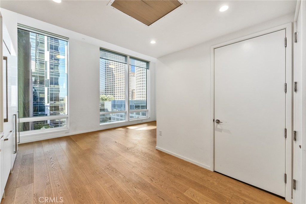 877 Francisco St 805