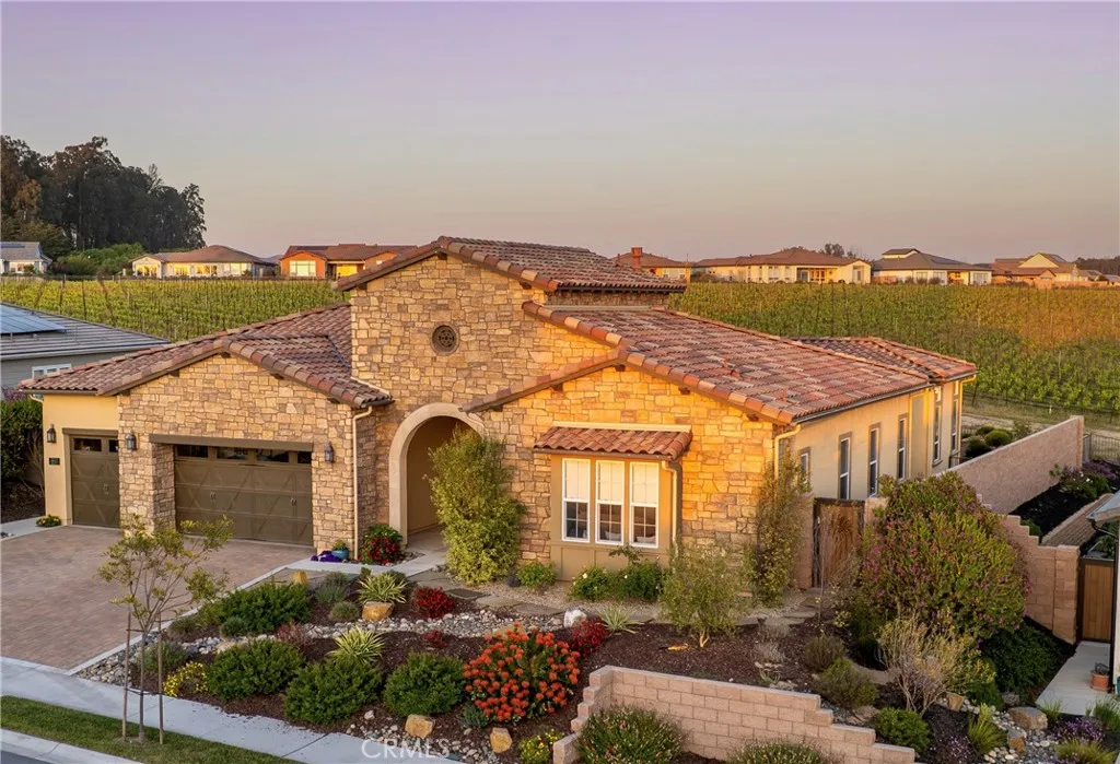 Nipomo, California 93444, United States, 3 Bedrooms Bedrooms, ,4 BathroomsBathrooms,Residential,Active,242830