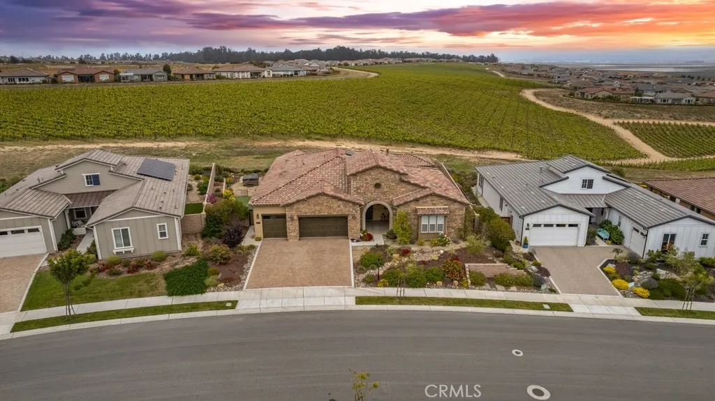 Nipomo, California 93444, United States, 3 Bedrooms Bedrooms, ,4 BathroomsBathrooms,Residential,Active,242830