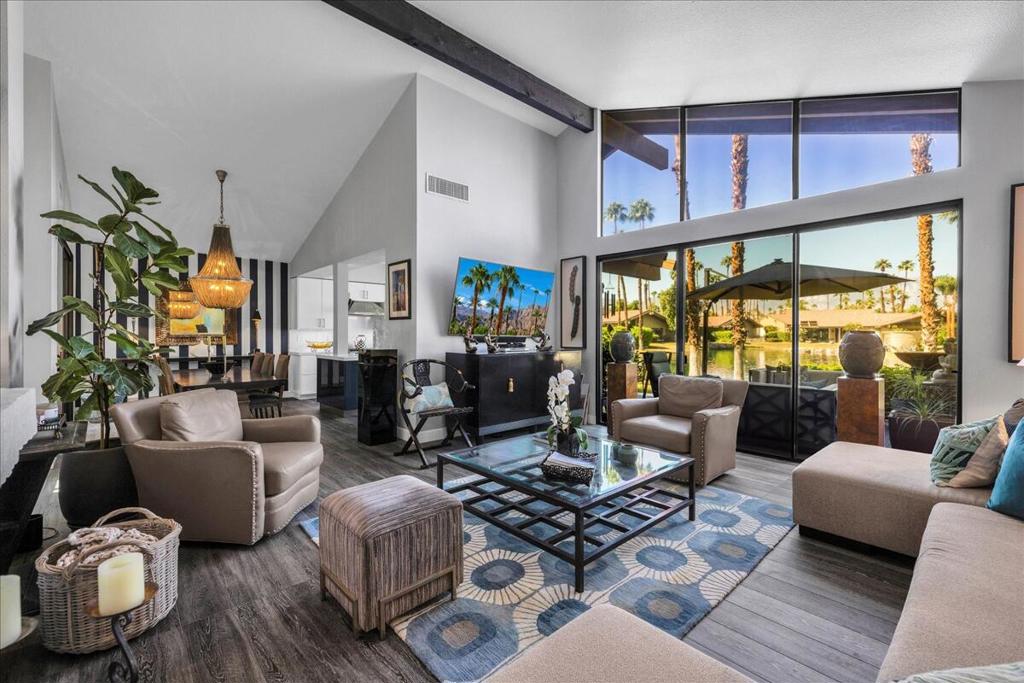 The Lakes Country Cl - Residential