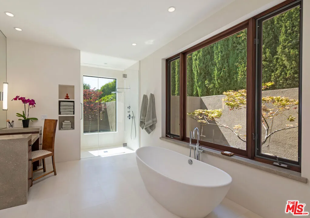 Santa Barbara, California 93108, United States, 4 Bedrooms Bedrooms, ,4 BathroomsBathrooms,Residential,Active,153924