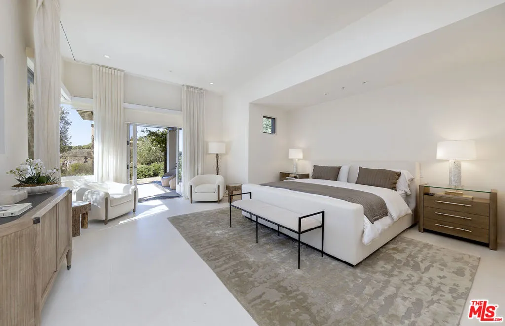 Santa Barbara, California 93108, United States, 4 Bedrooms Bedrooms, ,4 BathroomsBathrooms,Residential,Active,153924