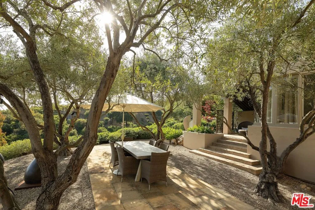 Santa Barbara, California 93108, United States, 4 Bedrooms Bedrooms, ,4 BathroomsBathrooms,Residential,Active,153924