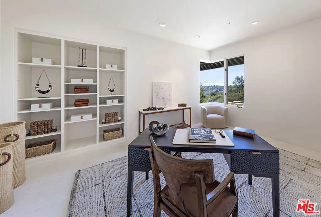 Santa Barbara, California 93108, United States, 4 Bedrooms Bedrooms, ,4 BathroomsBathrooms,Residential,Active,153924