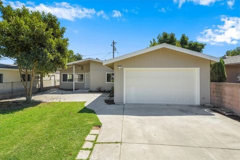 Photo of 456 E 61st Street, Long Beach, CA 90805 (MLS # SR25151262) Photo of 456 E 61st Street, Long Beach, CA 90805 (MLS # SR25151262)