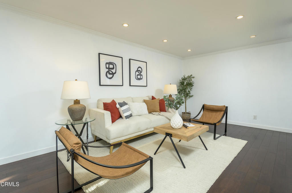 355 S Madison 212