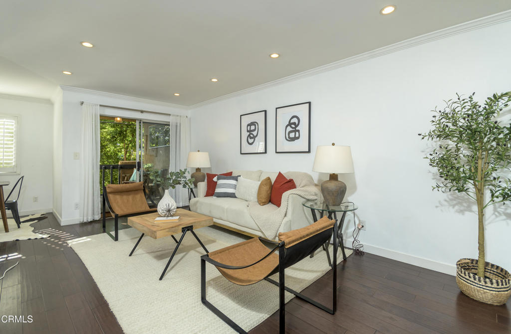 355 S Madison 212