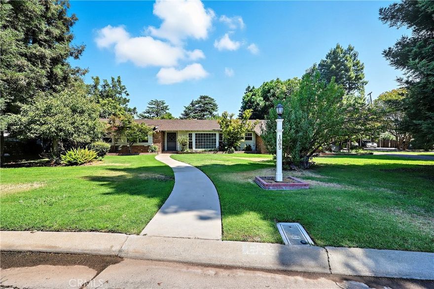 Charming home in the desirable Harris Acres community. This delightful residence offers 3 bedrooms and 2 bathrooms and a sunroom that can be used as an office or extra bedroom.

This 2,258 square foot home with a large lot at 15,793 Sq.Ft. and a pool in the backyard, has many mature trees and is located on a quiet cul de sac.

The house has an open floor plan, new carpets, and freshly painted interior. All rooms are spacious with plenty of storage including a kitchen pantry and a large master walk-in closet.

Don't miss the opportunity to make this property your own in one of the area's most sought-after communities.