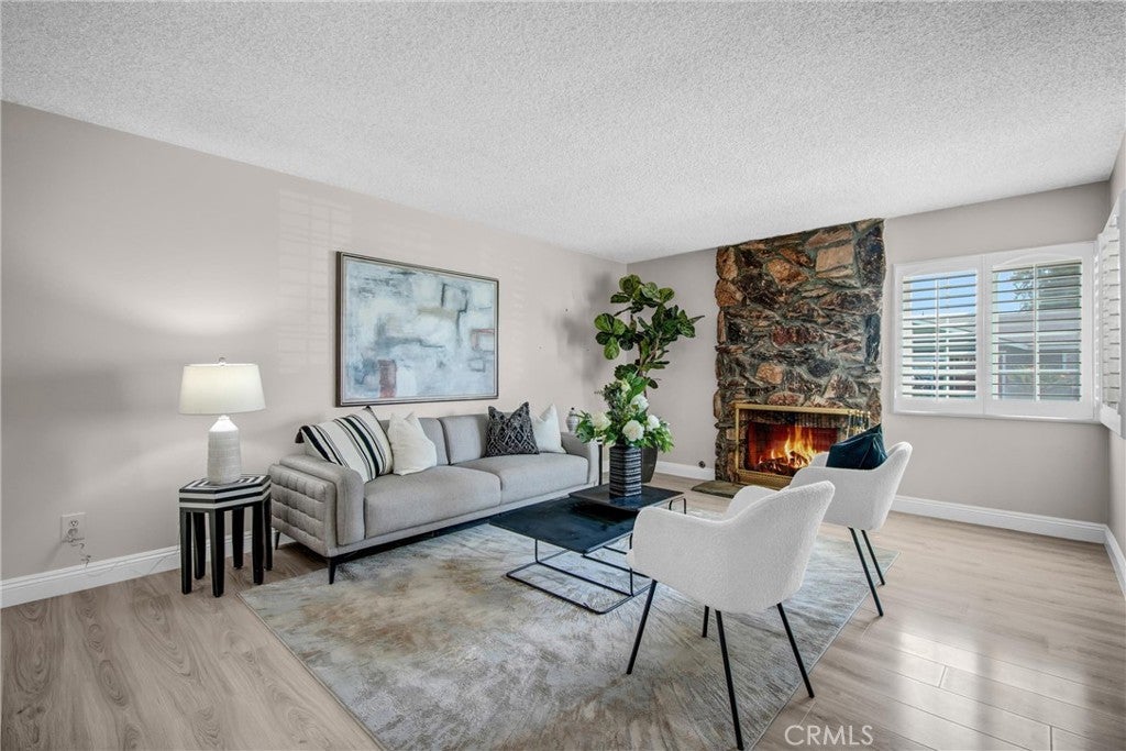 5559 N Del Loma