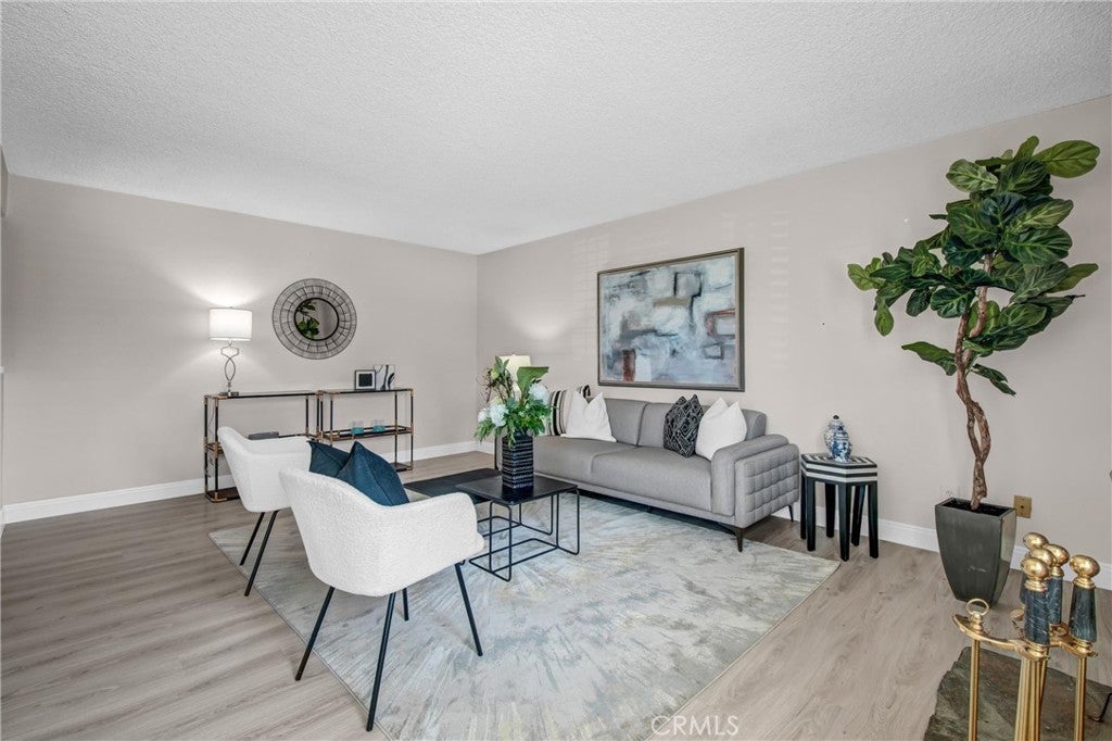 5559 N Del Loma