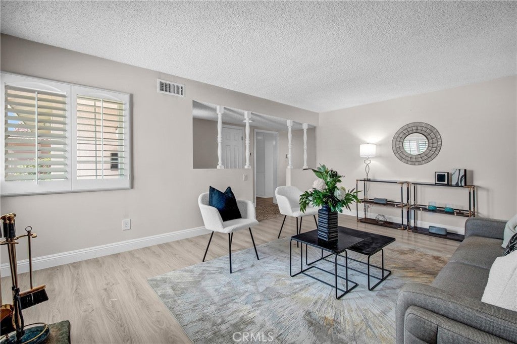 5559 N Del Loma