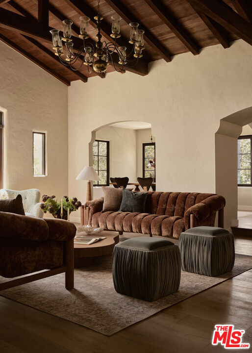 6255 Del Valle Drive