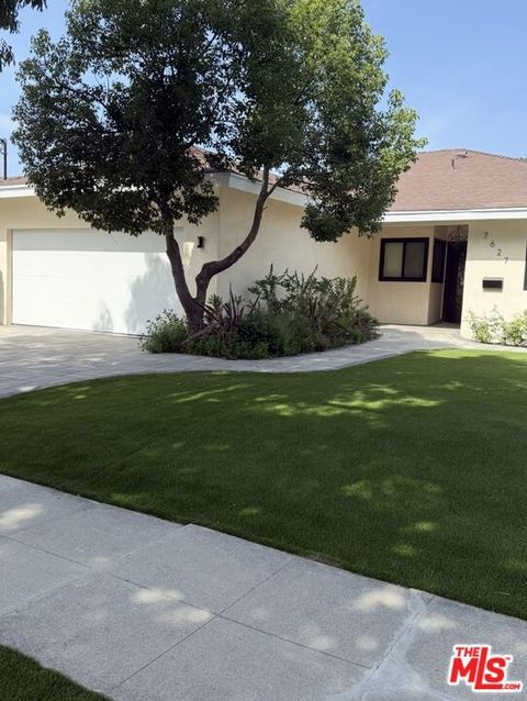 Tiny photo for 7627 Encino Avenue, Northridge, CA 91325 (MLS # 25602299)